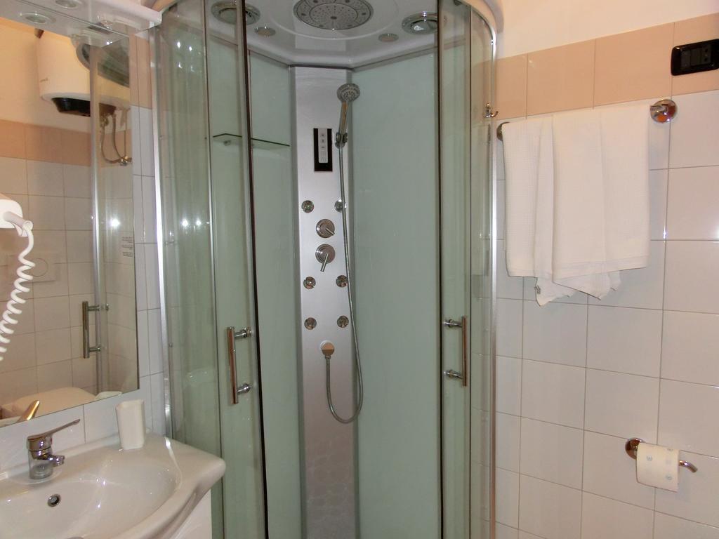 Rhc Rome Hotel Exterior photo